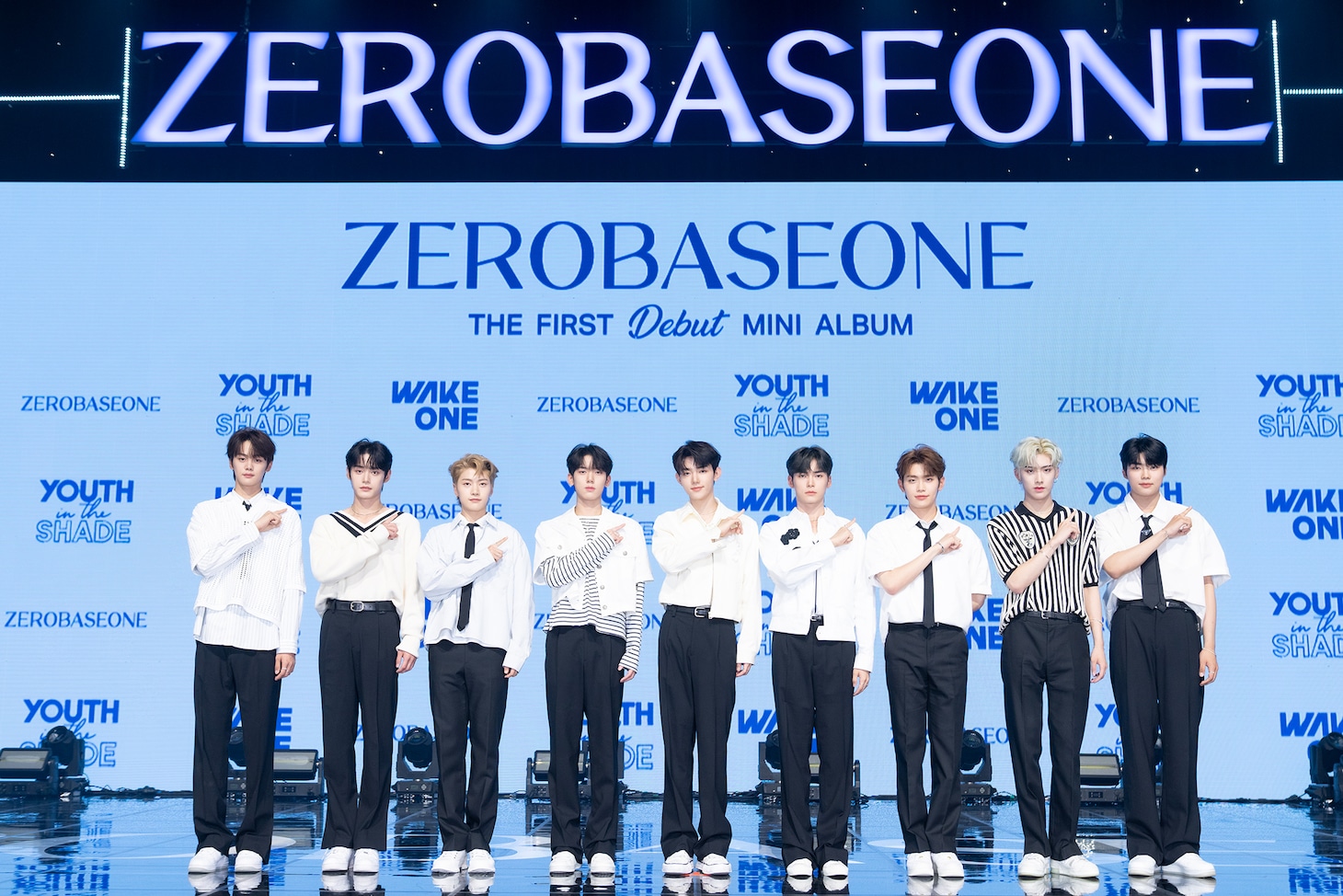 ZEROBASEONE (c)WAKEONE