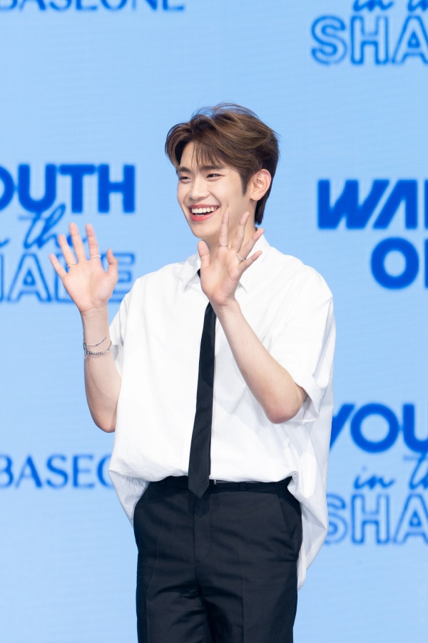 笑顔のキム・テレ。(c)WAKEONE