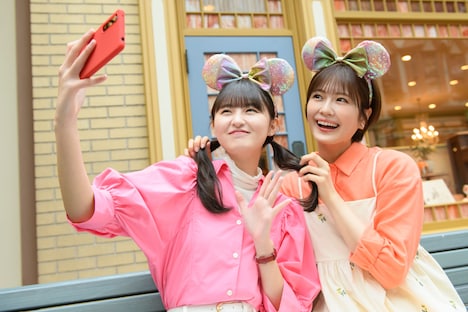 「ディズニー★JCBカード」新CMより。(c)Disney