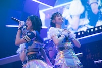 隈本茉莉奈（左）と中村朱里（右）。