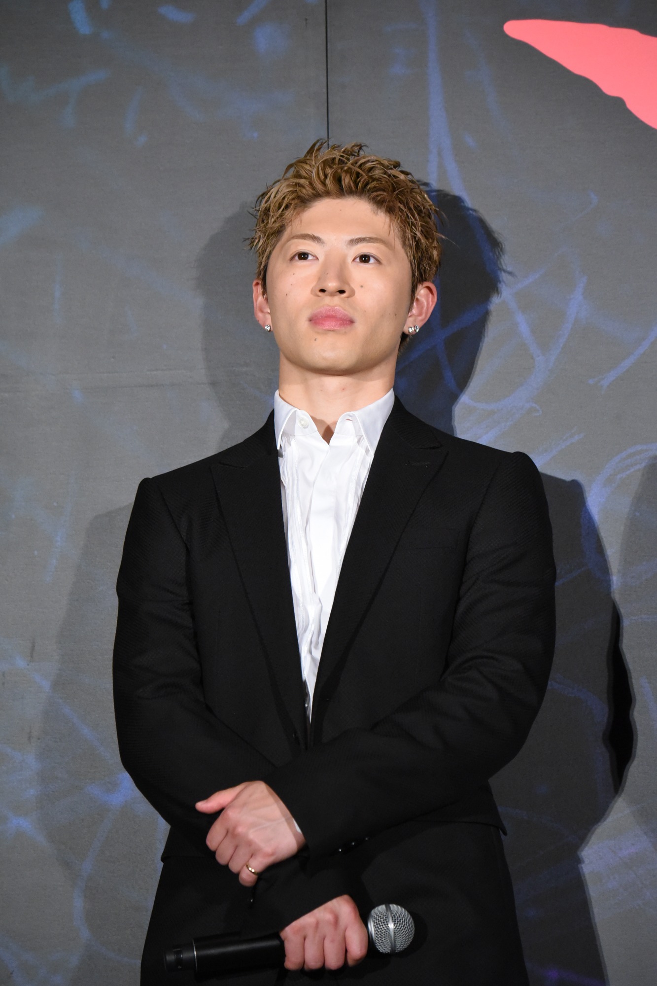 佐野玲於