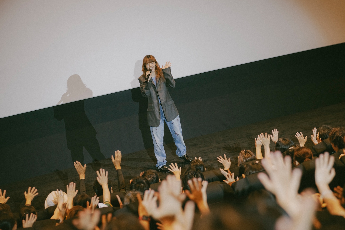 「"AIMYON 弾き語りLIVE 2022 -サーチライト- in 阪神甲子園球場" DolbyAtmos先行上映会」の様子。（撮影：永峰拓也）