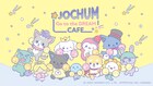 JO1×サンリオ「JOCHUM」コラボカフェ開店 お寿司ケーキ、チワワの餌風ポテサラなどラインナップ