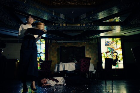 Sano ibuki「下戸苦情」ミュージックビデオより。