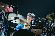 エノマサフミ(Dr)(Photo by Takeshi Yao)