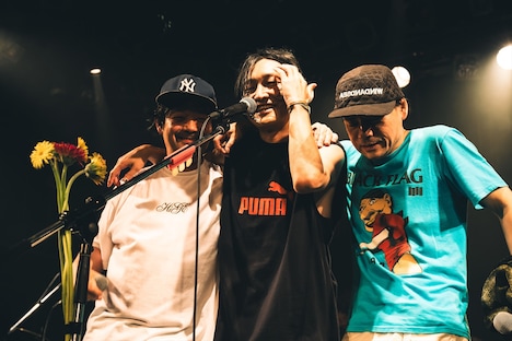 左から川崎“フィリポ”裕利、須藤寿、佐藤“コテイスイ”康一。（Photo by Wataru Umeda）