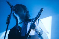 野田洋次郎（Vo, G, Piano）（Photo by Takeshi Yao）