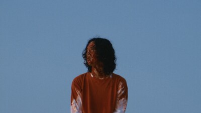 キタニタツヤ「青のすみか」ミュージックビデオのサムネイル。