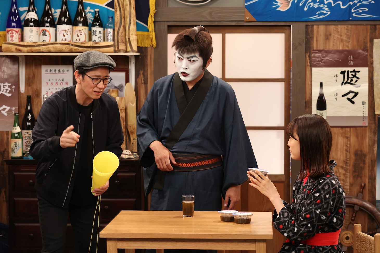 左から、アンタッチャブル柴田、劇団ひとり、大友花恋。 (c)フジテレビ