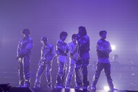 iKON（撮影：上飯坂一）