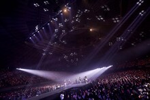 「2023 iKON WORLD TOUR [TAKE OFF]」大阪公演の様子。（撮影：上飯坂一）