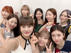 NiziUが今夜「バズリズム02」に登場、プライベート写真でメンバーの驚き寝相発覚