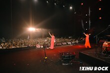 羊文学。「2023楠溪江XIHUROCK 西湖音乐节」より。