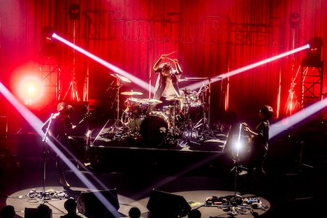 UNISON SQUARE GARDEN（Photo by Viola Kam［V'z Twinkle］）