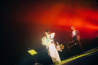 「安藤裕子 -20th anniversary- 我々色ノ街」の様子。（photo by Kana Tarumi）