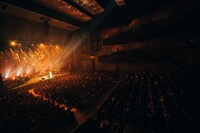 「安藤裕子 -20th anniversary- 我々色ノ街」の様子。（photo by Kana Tarumi）