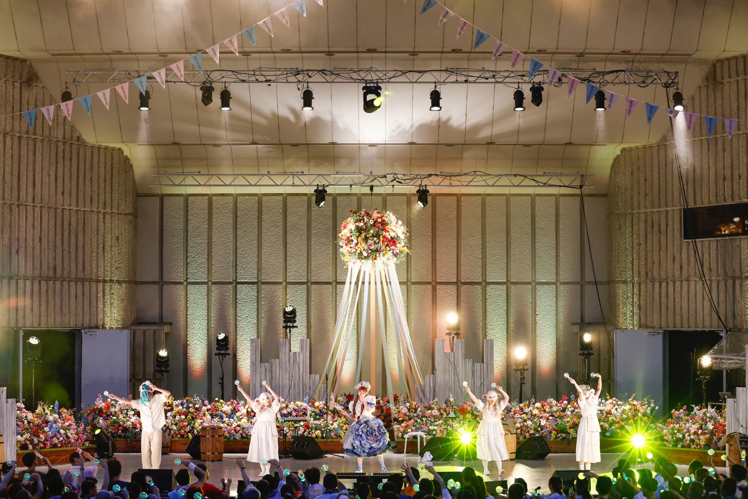 「祝・日比谷野音100周年 きゃりーぱみゅぱみゅ Special Live 2023 - Midnight Sun -」の様子。（Photo by Aki Ishii）