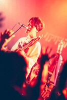 佐々木直人（B, Vo）（撮影：稲垣ルリコ）