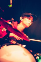 大野宏二朗（Dr）（撮影：稲垣ルリコ）