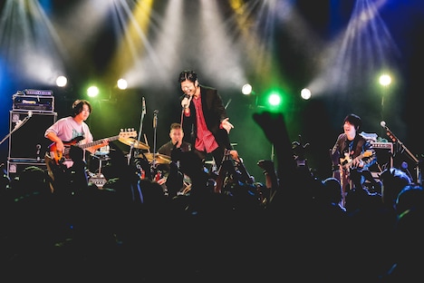 THE イナズマ戦隊(撮影:渡邉一生)