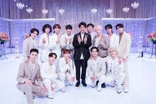 SEVENTEENと大泉洋。（写真提供：NHK）