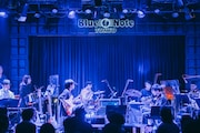 「蓮沼執太フィル Live at Blue Note Tokyo」1部の様子。（撮影：後藤武浩）