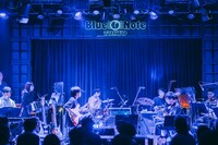「蓮沼執太フィル Live at Blue Note Tokyo」1部の様子。（撮影：後藤武浩）
