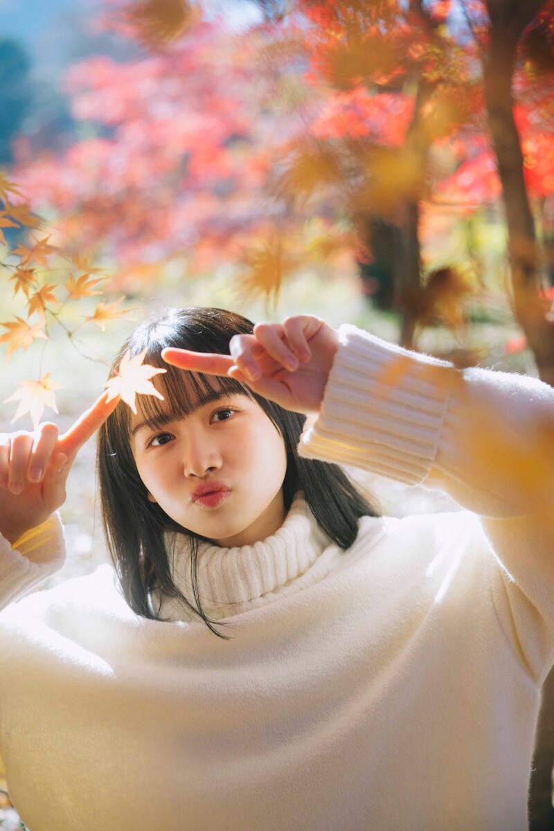 上村ひなの（日向坂46）写真集「そのままで」より。（撮影：藤原宏