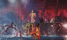 松任谷由実「松任谷由実 YUMING SURF & SNOW in Zushi Marina Vol.16」より。