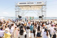 「江ノ島東浜海水浴場公式アンバサダー就任式」の様子。 (c)LAPONE Entertainment