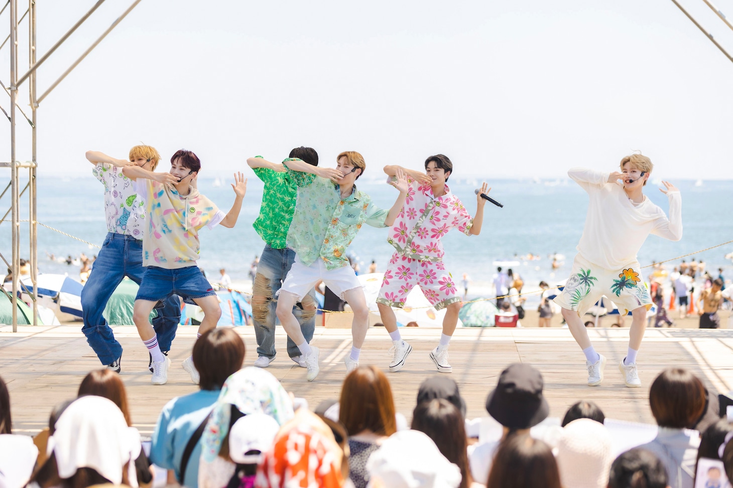 DXTEEN (c)LAPONE Entertainment