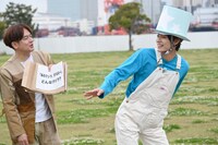 お題に挑戦するアロハ（右）。