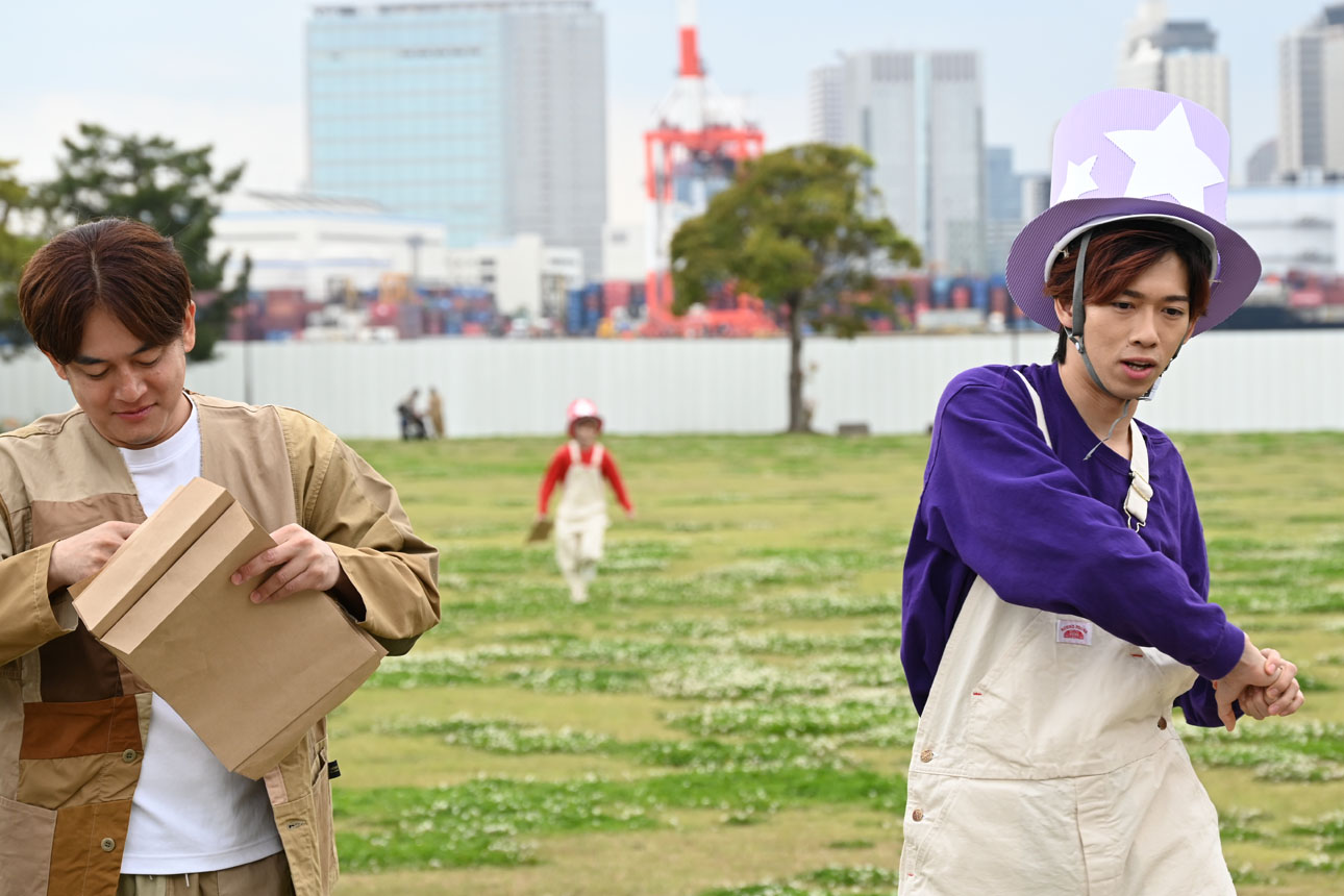 左から那須晃行（なすなかにし）、ユーキ、リョウガ。