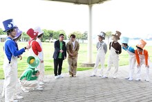 「なすなかにしのツッコミ当てクイズ」の様子。