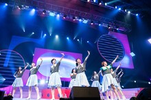 「なないろ」を歌うエビ中。