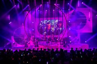 ツアー初日となった千葉・森のホール21 大ホール公演の様子。