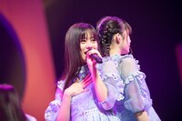 仲村悠菜（左）と小久保柚乃（右）。