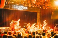 「蓮沼執太フィル Live at Blue Note Tokyo」2部の様子。（撮影：後藤武浩）