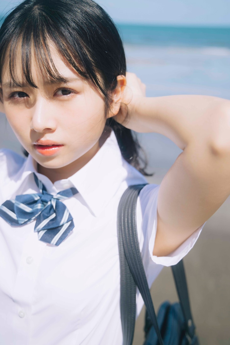 上村ひなの（日向坂46）写真集「そのままで」より。（撮影：藤原宏）