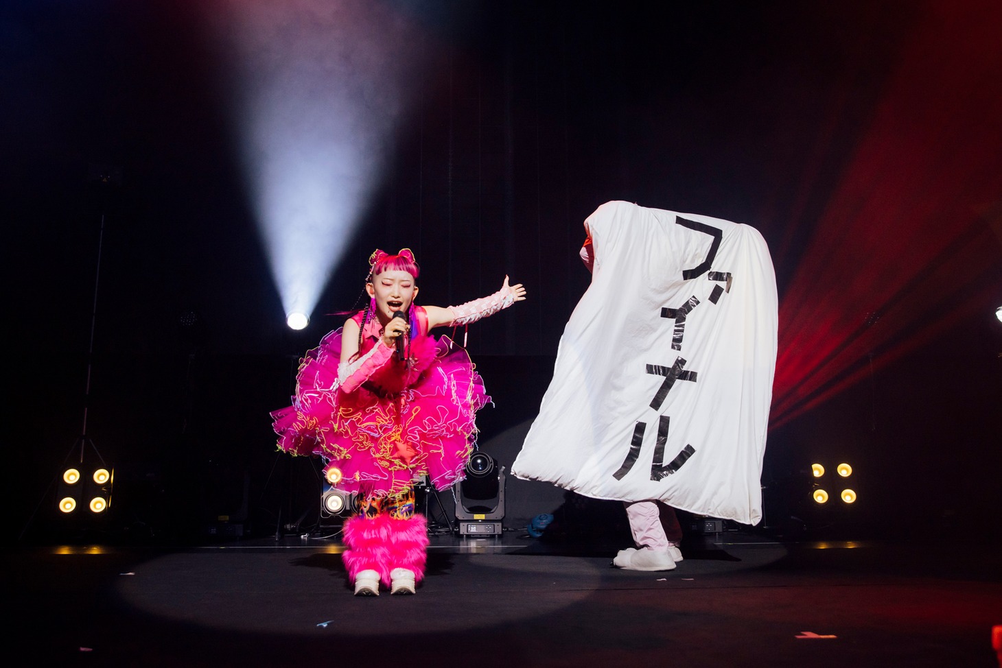 水曜日のカンパネラ「RABBIT STAR ★ TOUR」7月19日公演の様子。（撮影：横山マサト）