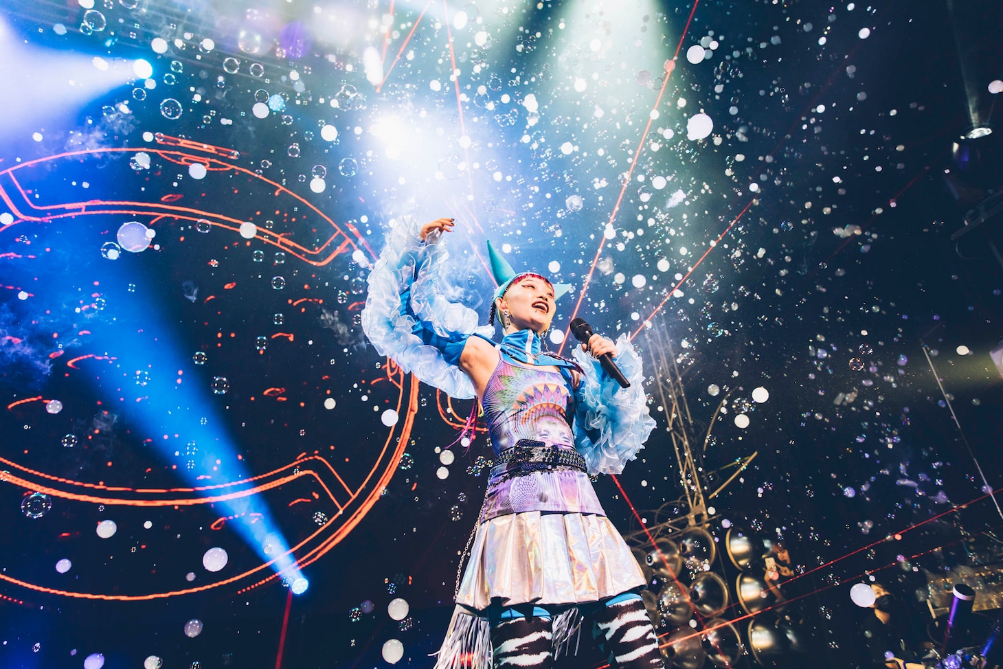 水曜日のカンパネラ「RABBIT STAR ★ TOUR」7月19日公演の様子。（撮影：横山マサト）