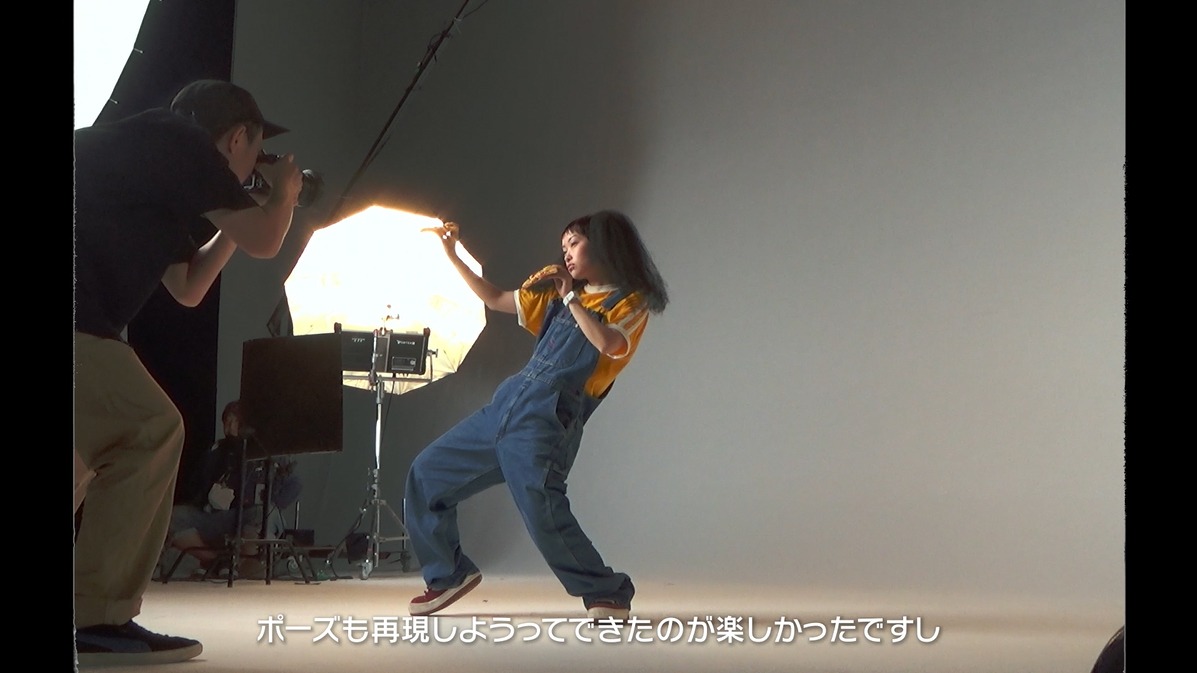 ピザハット「どの90年代が好き？」編のメイキングカット。