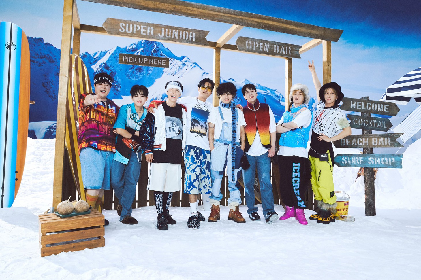 SUPER JUNIOR（SMTOWN Twitter @SMTOWNGLOBAL）