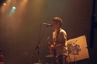 石塚淳（Vo, G）（撮影：今井駿介）