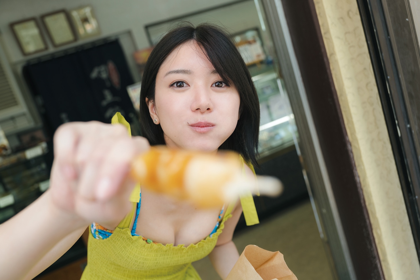 大西桃香（AKB48）2nd写真集「大西桃香写真集 桃の眺め方」より。