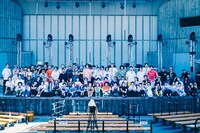 「BEAR NIGHT 4」スタッフとの記念写真。（Photo by Daiki Miura）