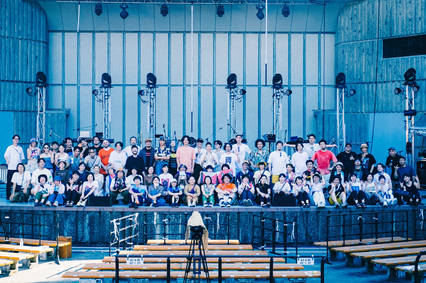 「BEAR NIGHT 4」スタッフとの記念写真。（Photo by Daiki Miura）
