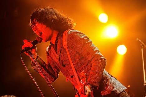 ダニー（G, Vo / ザ50回転ズ）（撮影：森好弘）