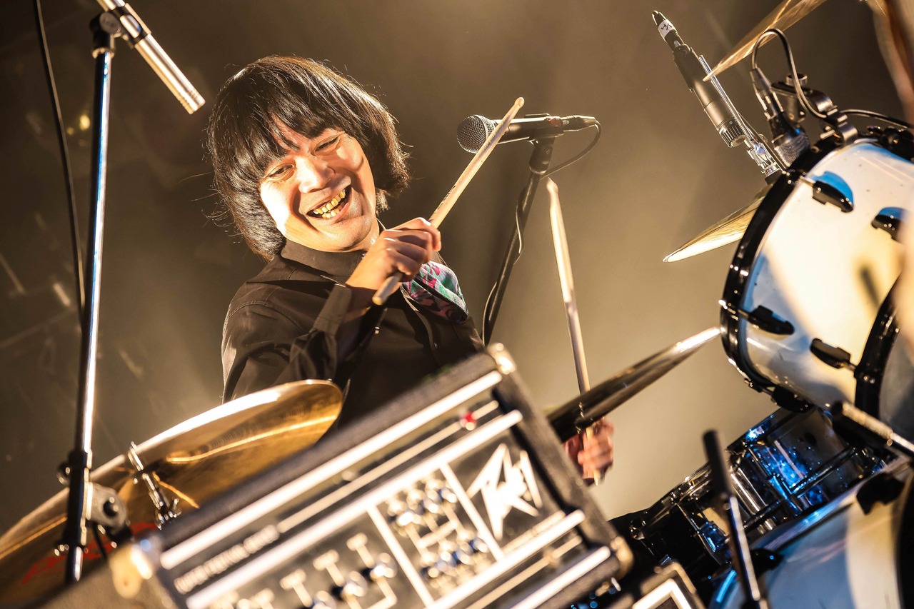 ボギー（Dr, Vo / ザ50回転ズ）（撮影：森好弘）