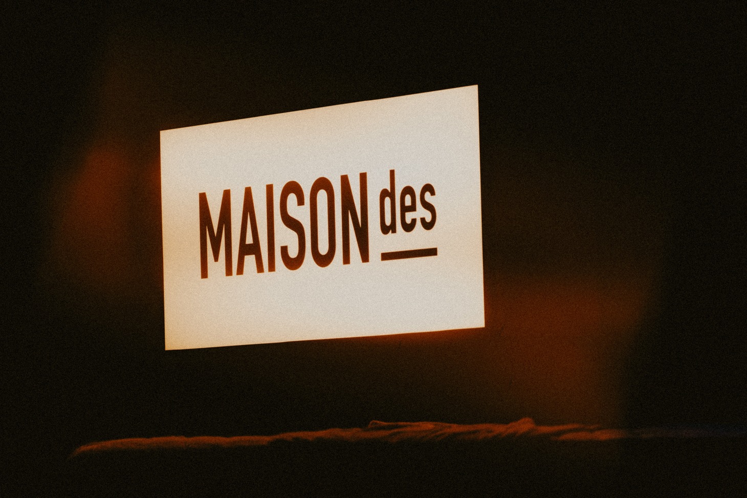 「MAISONdes LIVE #1」ステージセットの様子。（Photo by Kato Shumpei）